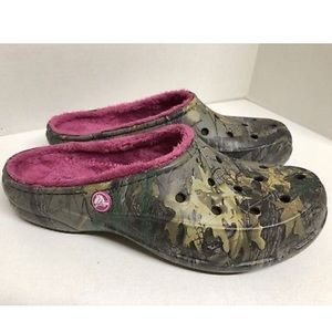 fur lined camo crocs